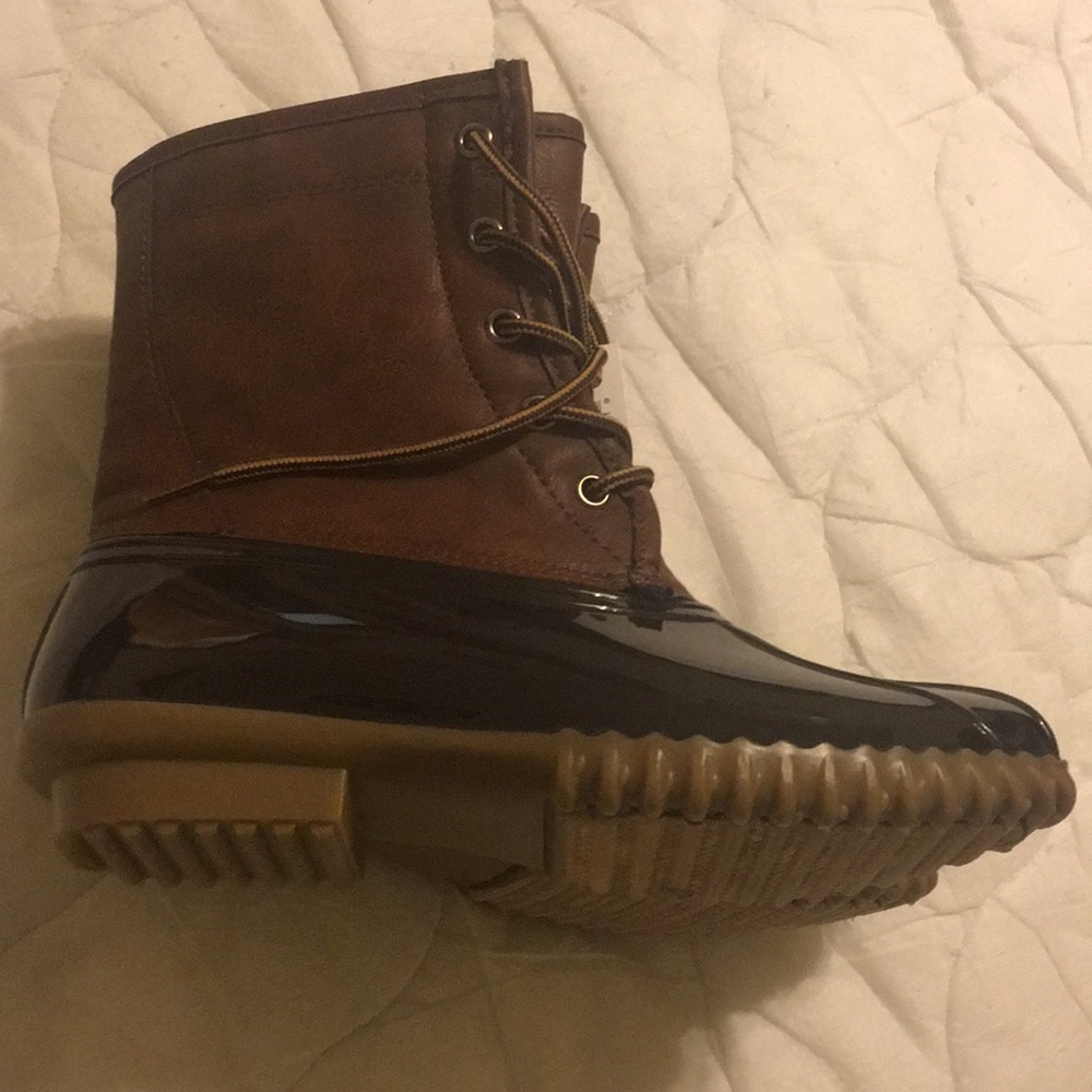 Boots - Picture 2 of 4